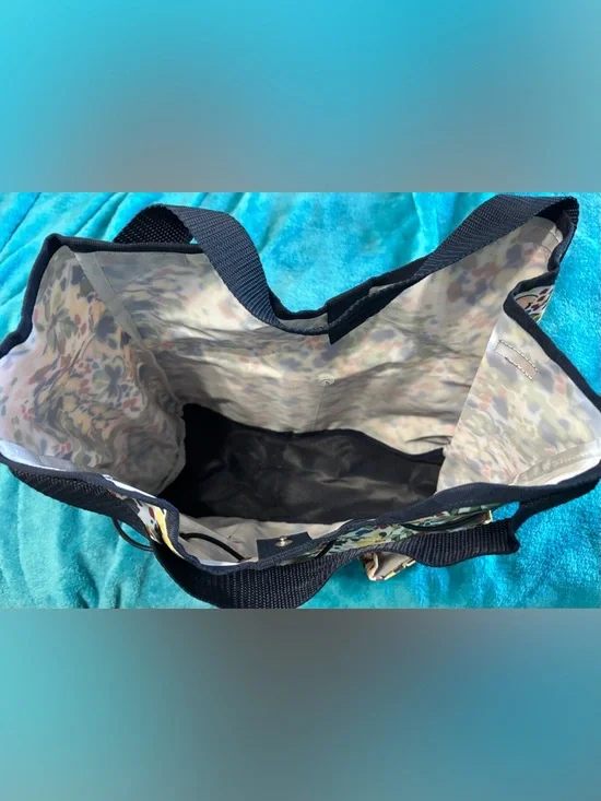 Thirty one Get outside organizer tote NWOT spring floral - Picture 4 of 4